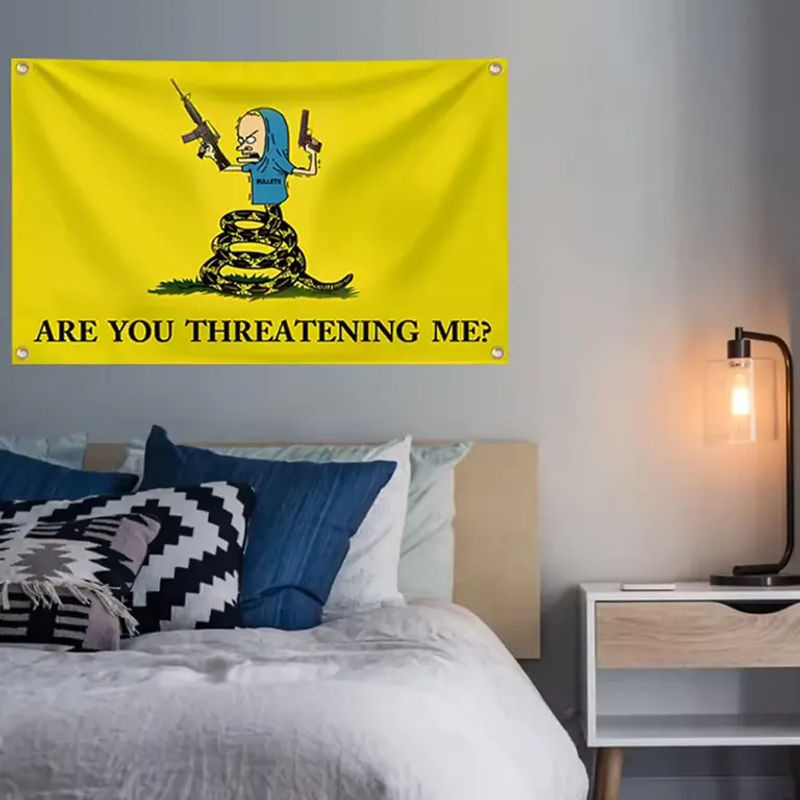 VIKAMA Beavis Meme Wandteppich aus Polyester in Gelb mit Typografie Are You Threatening Me? Rechteckiger Wandbehang für deine Dekoration B/H: 60 x 40 cm - Bild 4