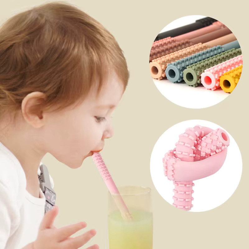 Mehrfarbiger Baby Beißring aus Silikon mit Zahnpinsel für die Zahnpflege und zum Kauen - Bild 3