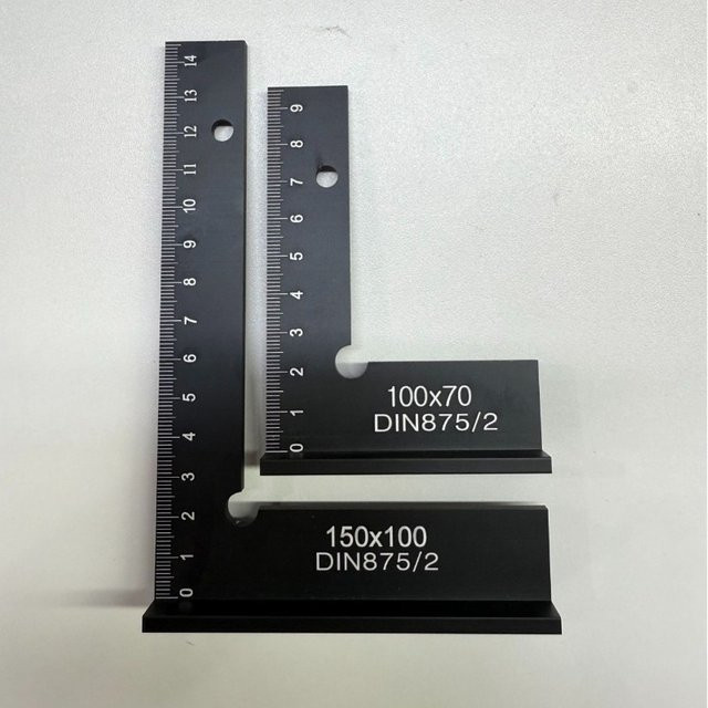Rechtwinkliges Flachwinkellineal aus Aluminium-Legierung mit Messband in Schwarz - Bild 1