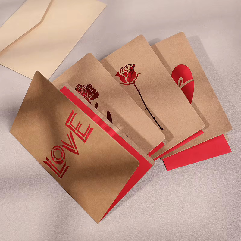 Grußkarte mit hohlem Herz und Blumen in Braun inklusive Umschlag für Valentinstag, Muttertag oder Hochzeit - Bild 2