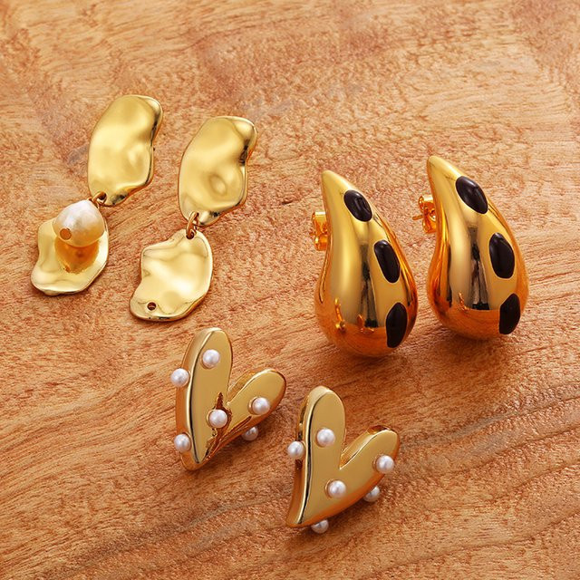 Ohrstecker, goldene Farbe, Perlen, Herz, Damen - Bild 1
