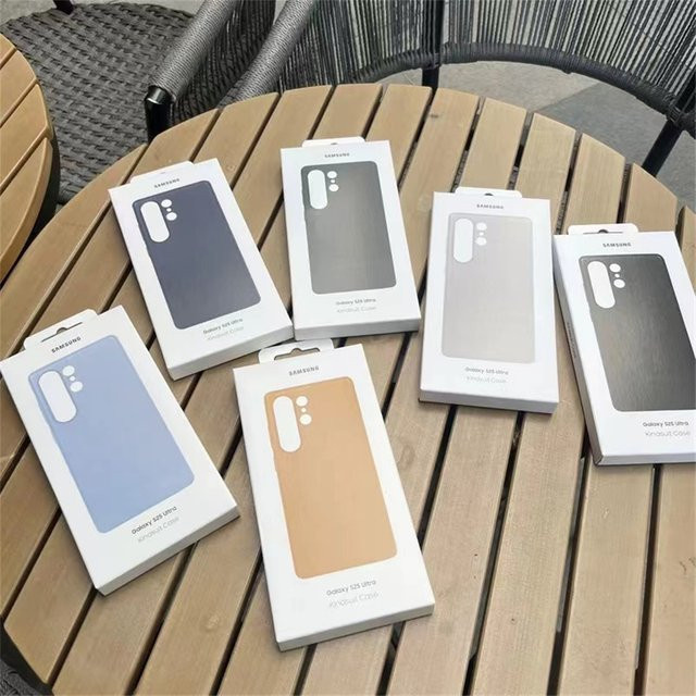 Luxuriöse Leder-Handyhülle für Samsung Galaxy S25 Ultra, S25 Plus, S25 und S25 Edge in Purple mit weicher Rückseite und Logo - Bild 1