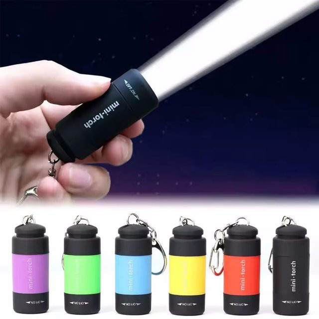 Wiederaufladbare Mini LED Taschenlampe als Schlüsselanhänger mit USB-Ladefunktion, wasserdicht, Schwarz/Grün - Bild 1
