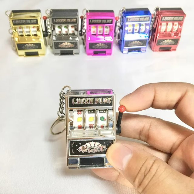 YUMEI Mini-Frucht-Slot-Arcade-Glücks-Jackpot-Mini-Schlüsselanhänger, pädagogisches Retro-Spielzeug, münzbetrieben - Bild 1