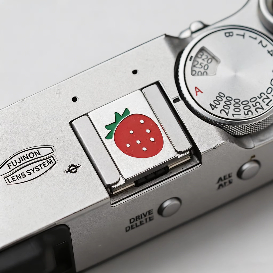 Fujifilm Frucht-Set aus Metall mit Auslöserknopf und Blitzschuhabdeckung in Wassermelone und Erdbeere für XT2 XT3 XT10 XT20 XT50 X100V - Bild 3