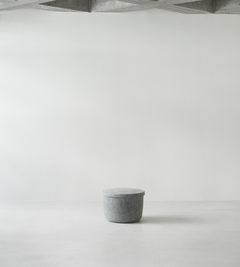 Normann Copenhagen Hide Storage Pouf in Grau mit abnehmbarem Bezug aus PET-Filz - Bild 2
