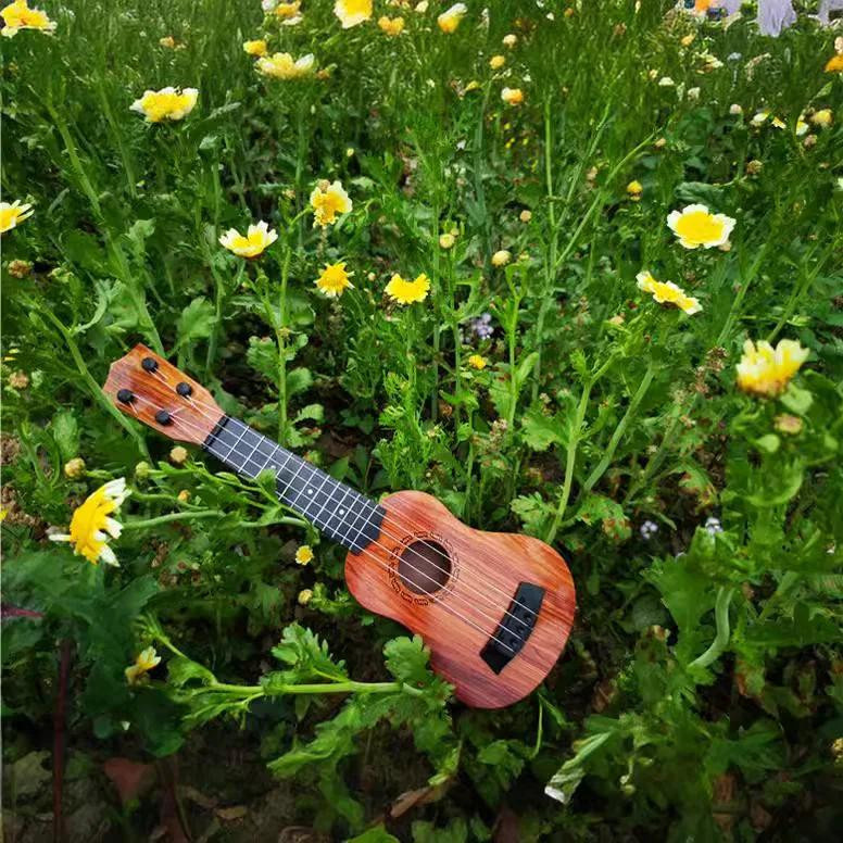 Linyi toy Ukulele Gitarre Spielzeug 35cm ab 3 Jahren - Bild 3