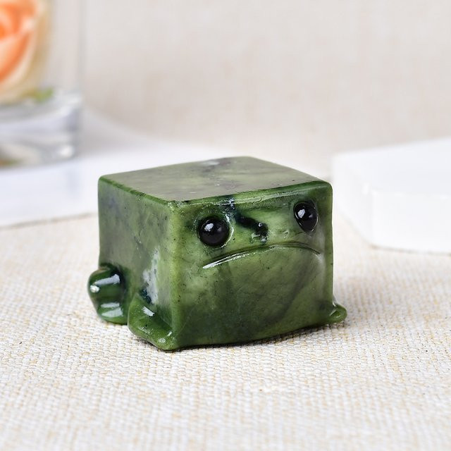 Natürlicher grüner Kristall-Frosch als quadratisches Schnitzornament und Worry Stone - Bild 1