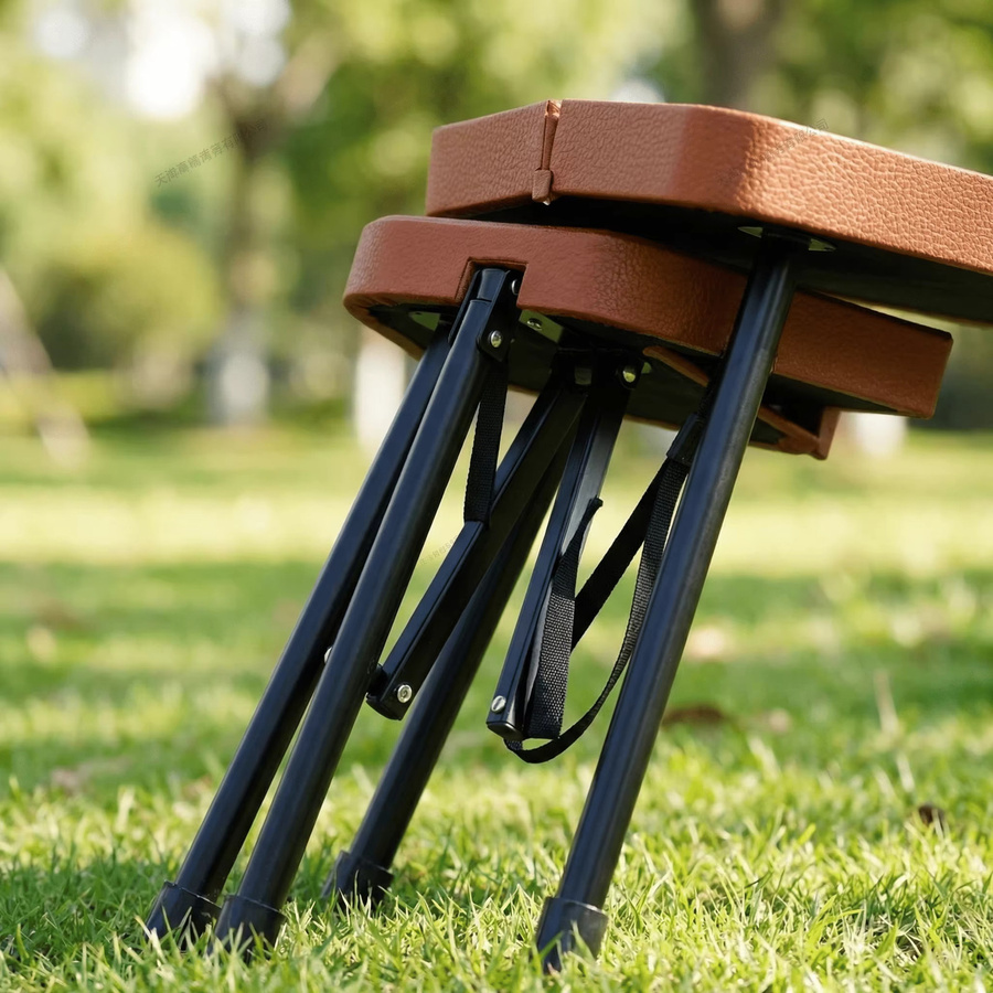 DHDH Tragbarer Klappbarer Campinghocker aus Kunstleder in Braun für Garten, Strand und Picknick - Bild 3
