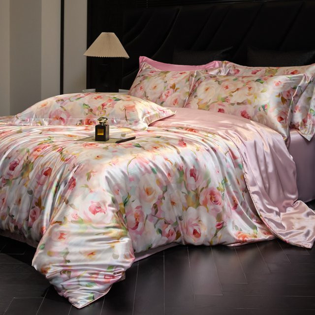 CHA YU PAI Bettwäsche Set aus natürlicher Seide mit floralem Design, Mehrfarbig, B/H: 150 x 200 cm - Bild 1