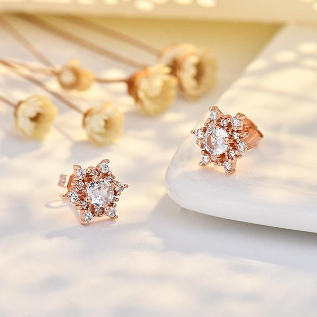 Wucifang Jewelry Ohrringe, Schneeflocken, Zirkonia, Kupfer, beige, Damen - Bild 1
