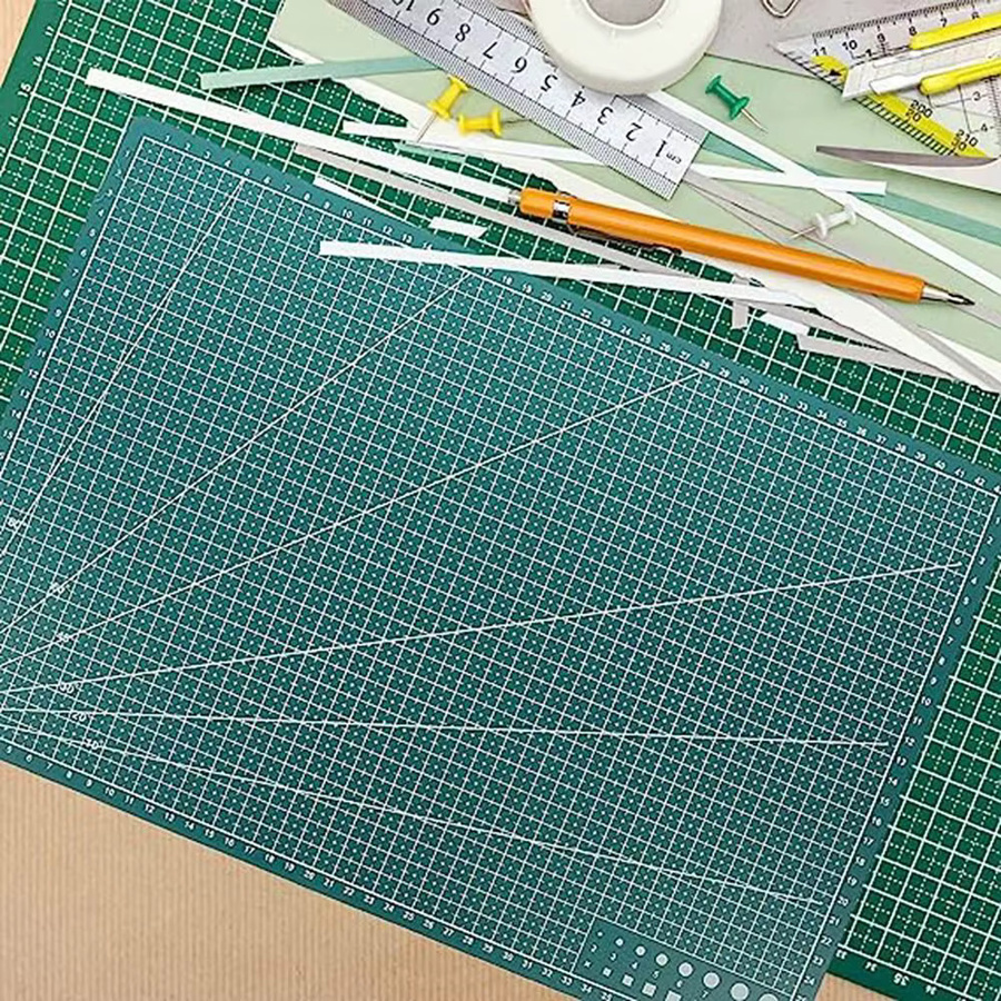 Schneidematte aus Kunststoff für Lederhandwerk und DIY-Projekte, Blau, erhältlich in den Größen A3, A4 oder A5 - Bild 4