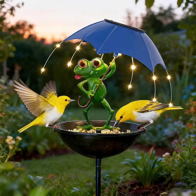 Leclstar Solarbetriebene Frosch-Gartenlampe mit LED-Lichterkette, automatischer Vogelfutterspender und Kolibri-Futtertrog in Grün - Bild 3