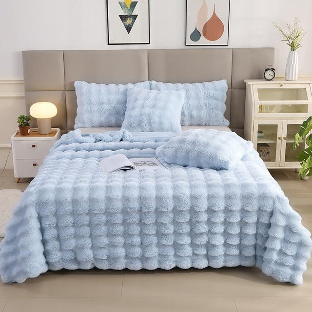 Warme Kunstpelzdecke aus doppellagigem Kaninchenfell-Imitat in Blau, B/B: 200 x 230 cm - Bild 1
