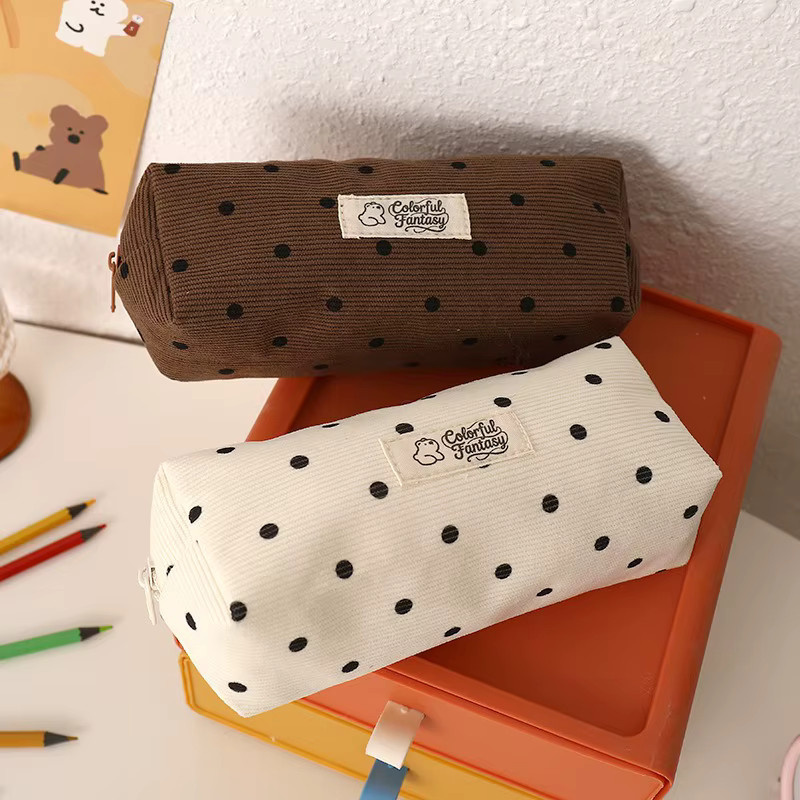 Retro-Stifttasche aus Textil als Bleistiftbeutel und Kosmetiktasche in Weiß und Braun - Bild 4