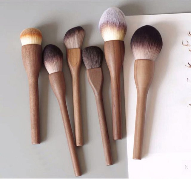 DIKALU Make-up-Pinsel mit Walnuss-Holzgriff, Unisex - Bild 1