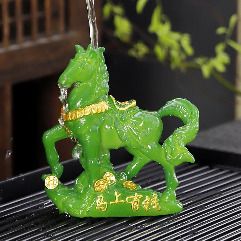 Kreative chinesische Pferdestatue aus Harz mit Farbwechsel-Effekt als dekoratives Ornament für den Tisch - Bild 2