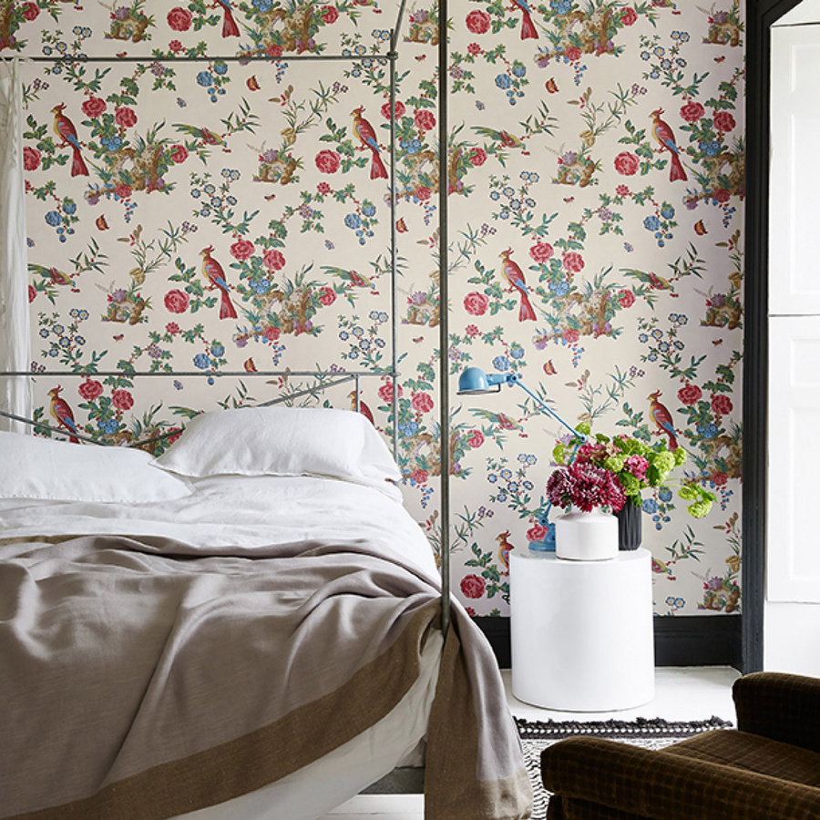 Little Greene Tapete Darwin Serein mit floralem Botanik-Muster in Rot und Multicolour, Vlies-Tapete - Bild 1