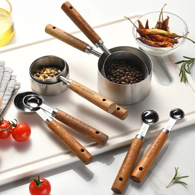 8-teiliges Messbecher-Set aus Edelstahl von JANKNG in Silber mit Messlöffeln und Messbechern für deine Küche - Bild 1