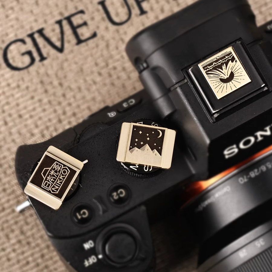 Sony Kamera-Metall-Blitzschuhabdeckung als Staubschutz für ZV1, A7M4, A7C2, A6700, A7R5, FX30, A7S3, A6000, A6400 und A6600 - Bild 6