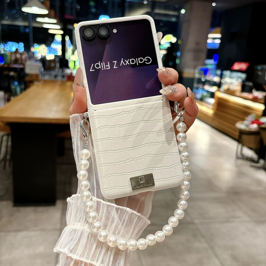 Samsung Galaxy Z Flip 7 FE Handyhülle mit Krokodilmuster und Perlenarmband - Bild 3