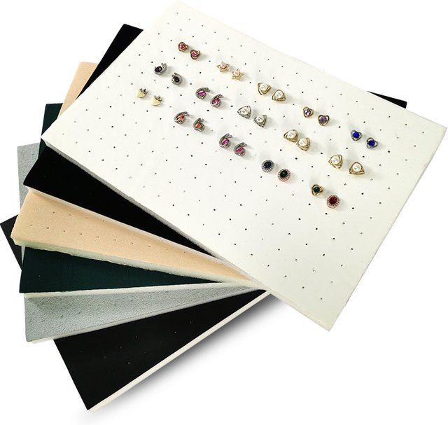 TREACHI Schmuckdisplay Pad in Beige mit 216 Löchern für Ohrringe und Ohrstecker, B/T/H: 33,5 x 22,5 x 1 cm - Bild 1