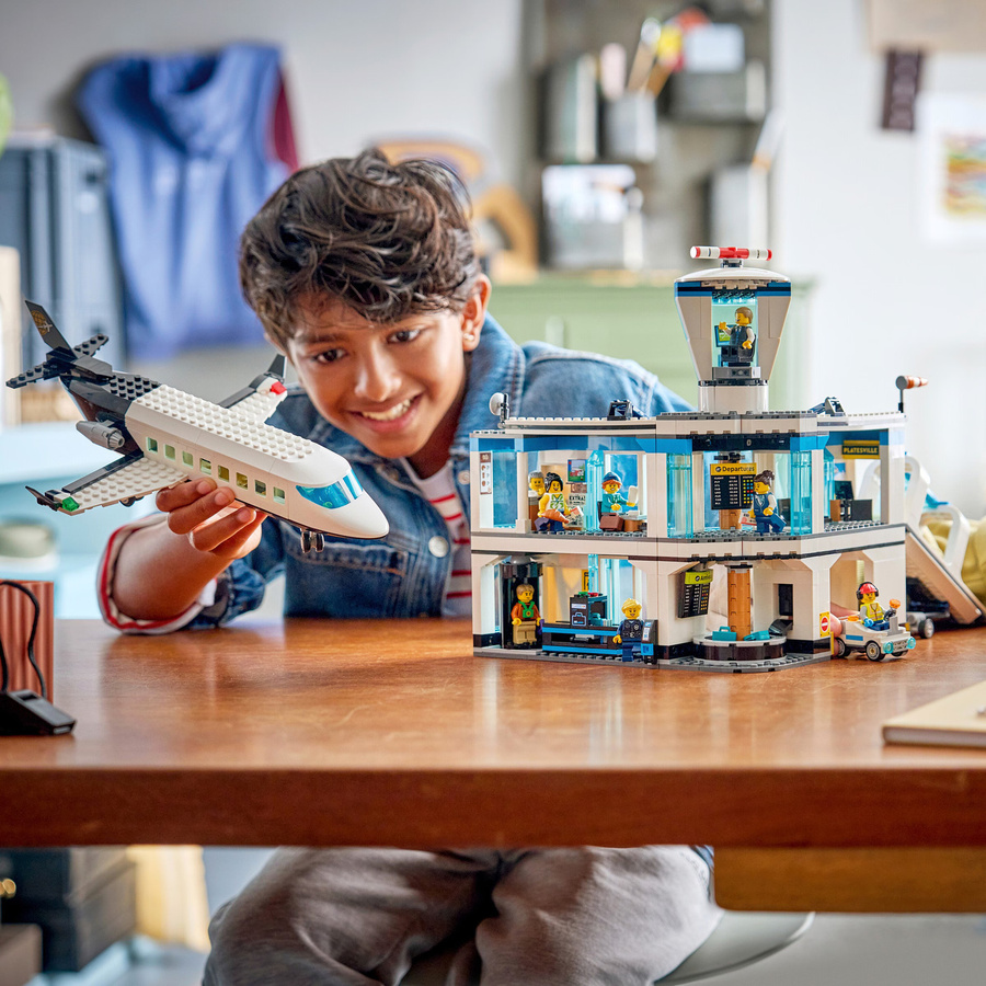 LEGO City Flughafen mit Flugzeug - Bild 4