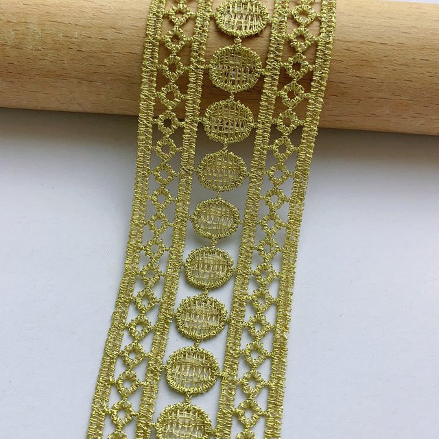 Goldene Spitzenbänder als handgefertigte Blumen-Spitzenborten für Vorhänge, Kleider und Hutkanten, Breite: 4,5 cm - Bild 1