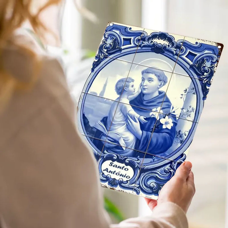 Retro Metall-Wandkunst Hello Young St. Antonius von Padua Illustration in Blau, B/H: 30,48 x 30,48 cm - Bild 3