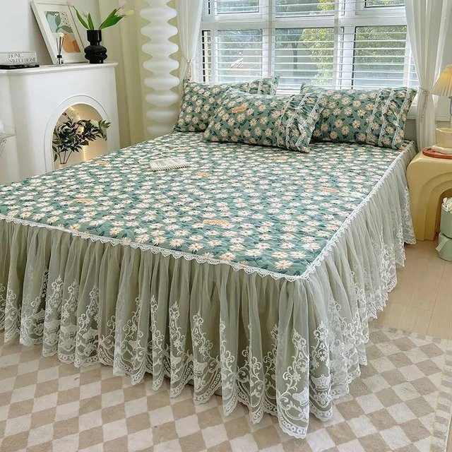 Binchi Outdoor Equipment Gesteppter Bettrock im französischen Pastoralstil mit Spitze und Baumwollbettlaken, 3-teiliges Set, Farbe: Grün, B/T/H: 180 x 200 cm - Bild 1