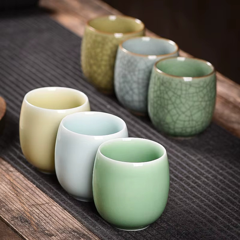 Handgefertigte Keramik-Teetasse mit Eis-Crackle-Glasur in Multicolour für dein Gongfu-Teeset - Bild 2