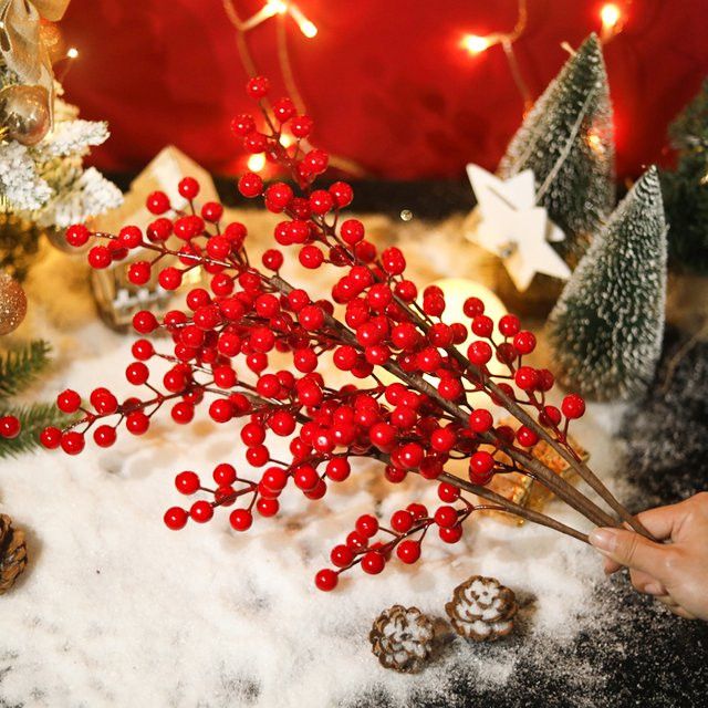 Künstliche Stechpalme mit roten Schaumbeeren von Kahaul für Weihnachtsdekoration und Festlichkeiten - Bild 1