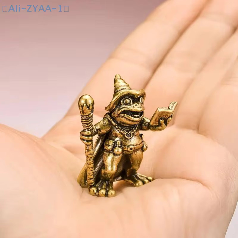 JETTING Messing-Frosch-Zauberer-Statue in Gold mit Zauberstab als Deko-Ornament für dein Zuhause oder das Auto - Bild 3