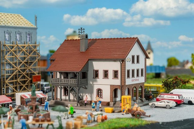 Faller Kleinstadtrathaus - Monatsmodell, 1:87 (Spur H0) - Bild 1