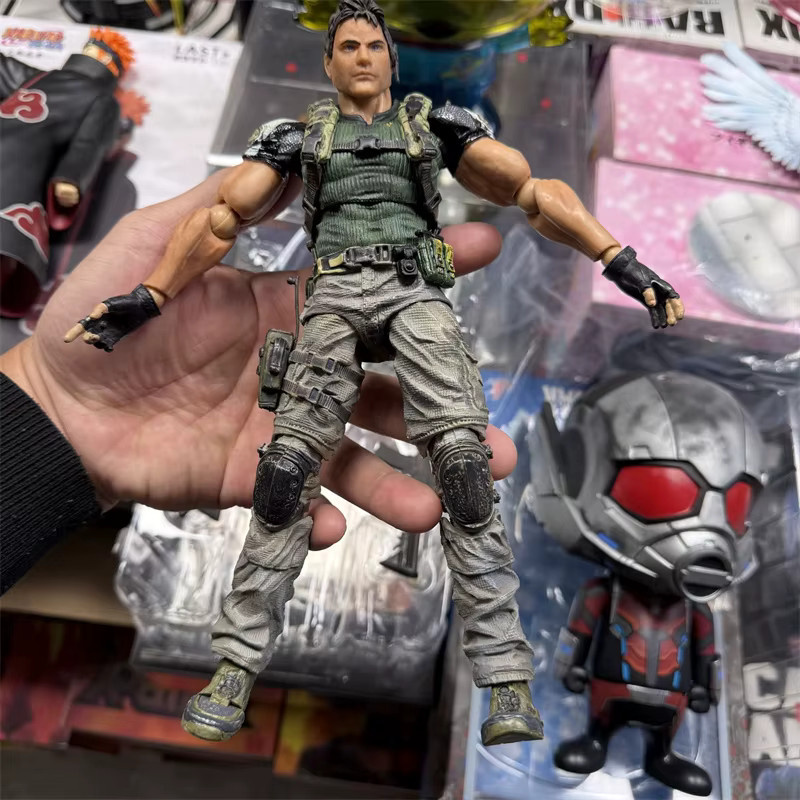 Play Arts Kai Biohazard 5 Chris Redfield Actionfigur, ab 14 Jahren - Bild 2