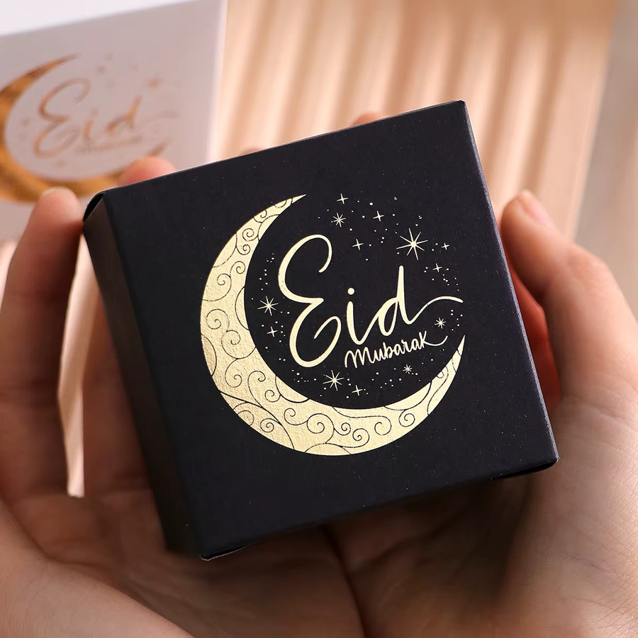 Set mit 10 Mini-Geschenktüten aus Papier in Schwarz, Weiß und Grün mit goldenem Halbmond-Design und Sternen zur Eid-Grüßung - Bild 3