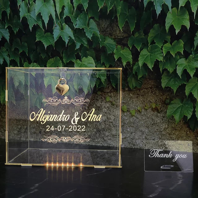 Personalisierte Kartenbox für Hochzeit und besondere Anlässe aus transparentem Acryl mit Schloss und Schild - Bild 1