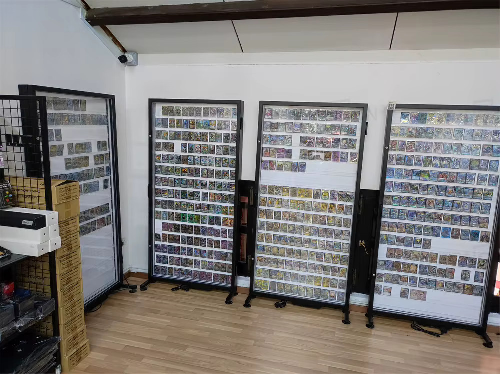 XMSJ Sammelkarten-Displayständer Vitrine aus Acryl und Metall für Baseball- und Sportkarten, Schwarz/Transparent - Bild 3