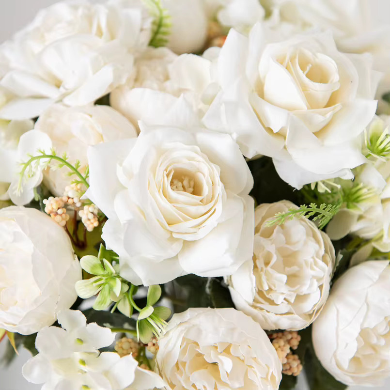 XIAOYINMO Künstliche Pfingstrose aus Seide in Weiß als dekorative Gartenrose für Hochzeit und Innenbereich - Bild 2