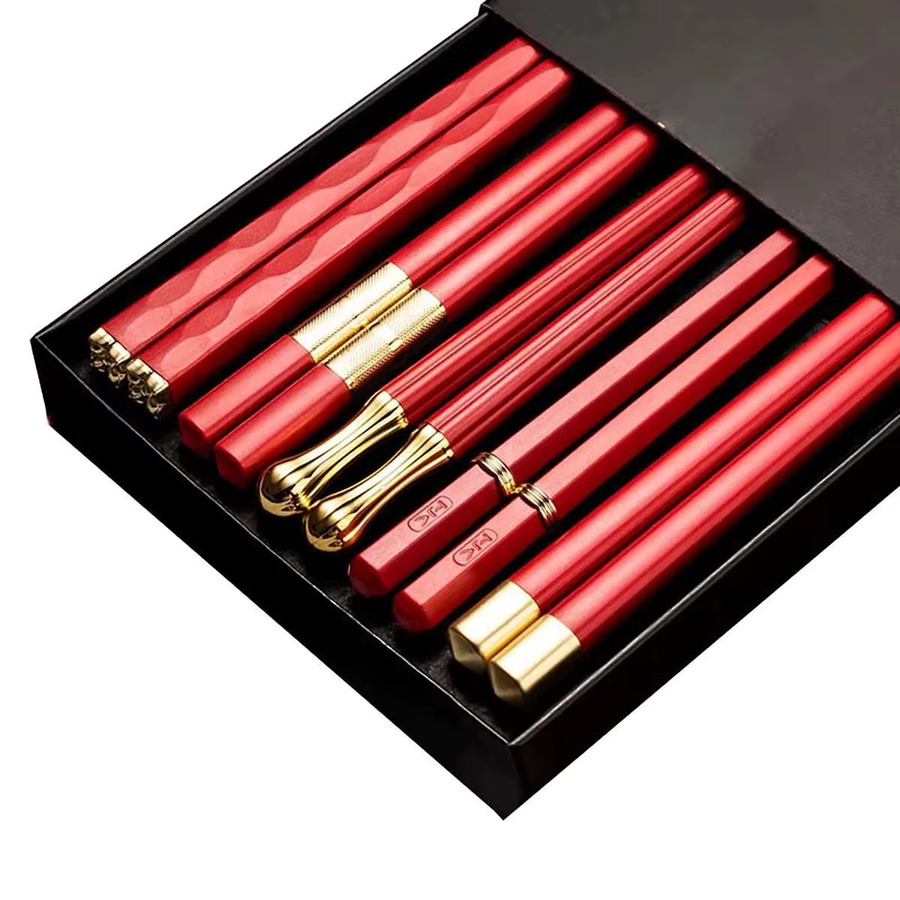 5 Paar AJOYOUS Essstäbchen aus Kunststoff mit rutschfestem Griff in Schwarz, Gold und Rot - Bild 3