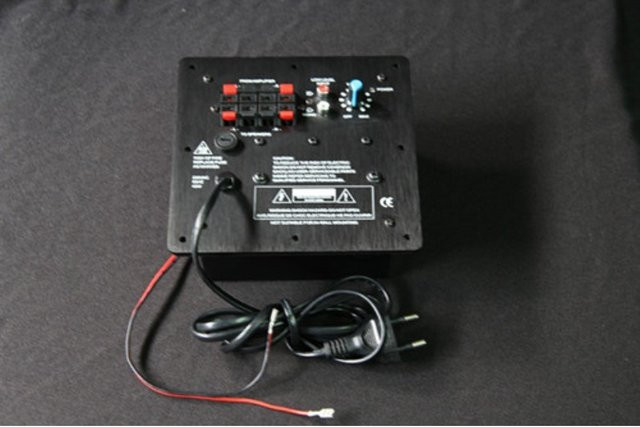 Subwoofer-Leistungsverstärkerplatine mit 40 W Leistung in Schwarz (Stromversorgung 220 V) - Bild 1