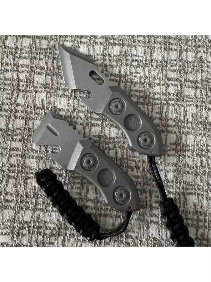 VALYRIAN Multifunktions-EDC-Werkzeug aus Titan-Legierung mit Carbonfaser-Hülle und Flaschenöffner in Grau - Bild 2
