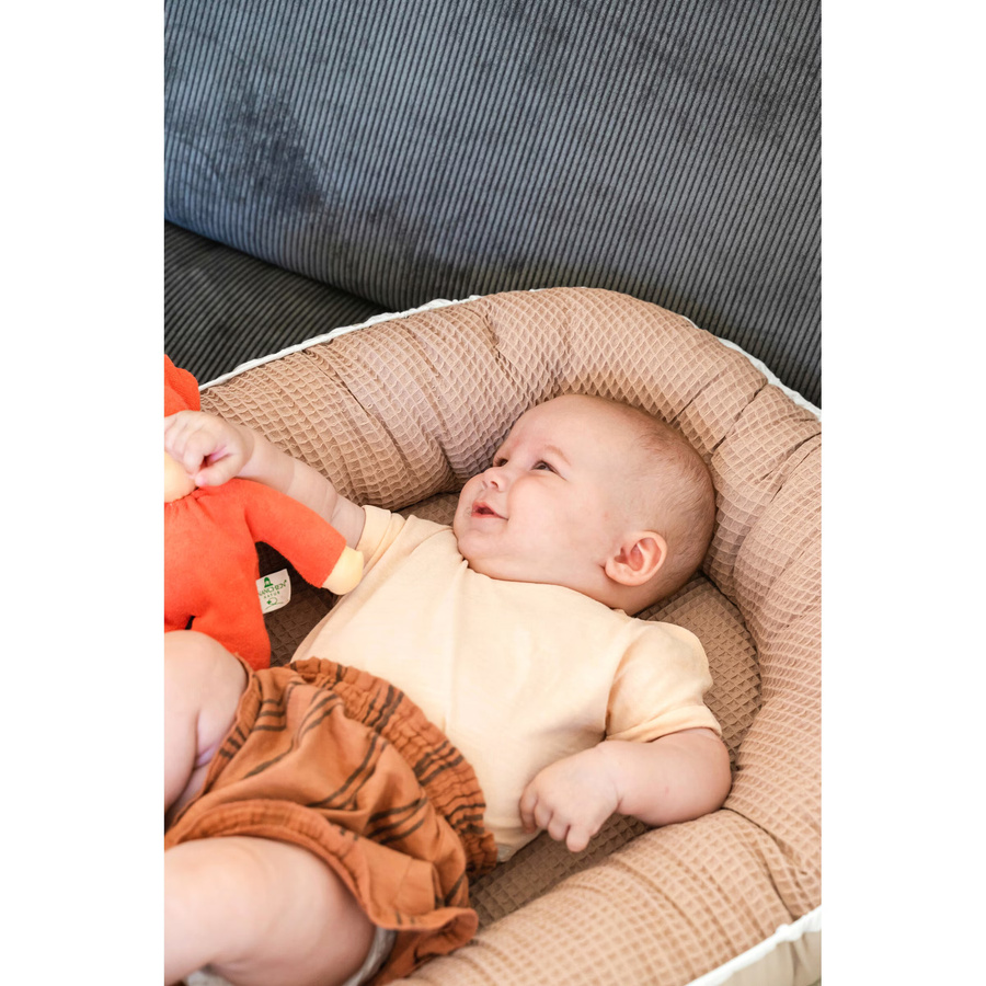 Ullenboom Kuschelnest Waffelpiqué für Babys in Beige, B/T/H: 55 x 95 cm - Bild 2