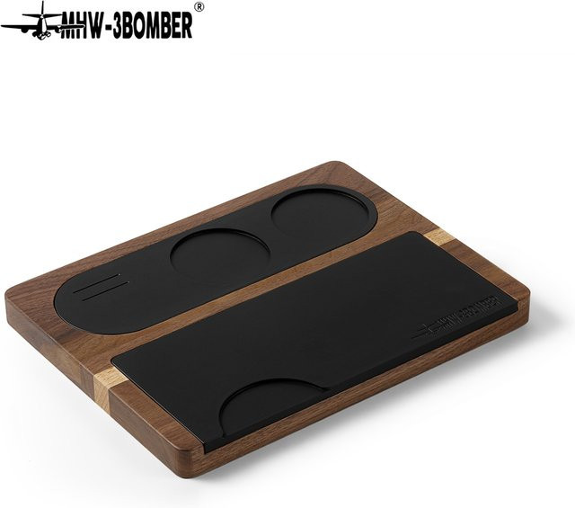MHW-3BOMBER Espresso-Tampfstation aus Holz mit Silikonmatte, universeller Siebträger-Tampfhalter für 51 mm, 53 mm und 58 mm, Farbe: Braun - Bild 1
