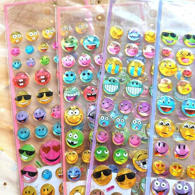 4-teiliges Set runde Cartoon-Smiley-Aufkleber für Kinder und Kindergarten in Blau und Multicolour von BulingBulingStickers Shop - Bild 1