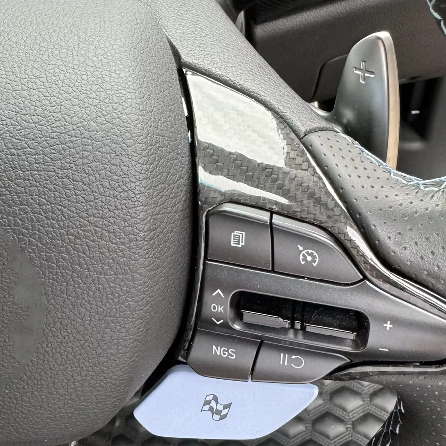 JUIVEEL Real Carbon Fiber Lenkrad Schalter Taste Abdeckung Trim in Schwarz für Hyundai Elantra CN7 N Veloster-N Kona N i20N i30N - Bild 2