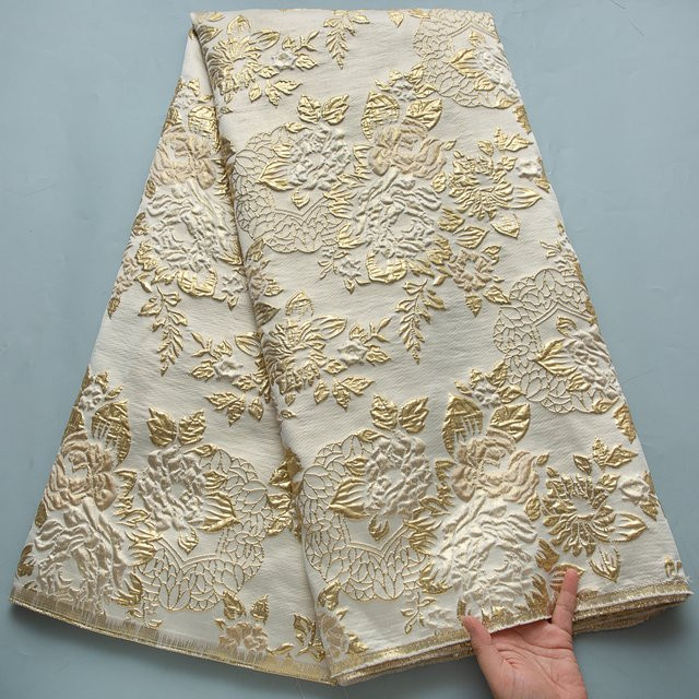 CALEEBEAR Jacquard-Satinbesatzstoff mit afrikanischem Blumenmuster in Gold für Hochzeiten und Innendekoration - Bild 1
