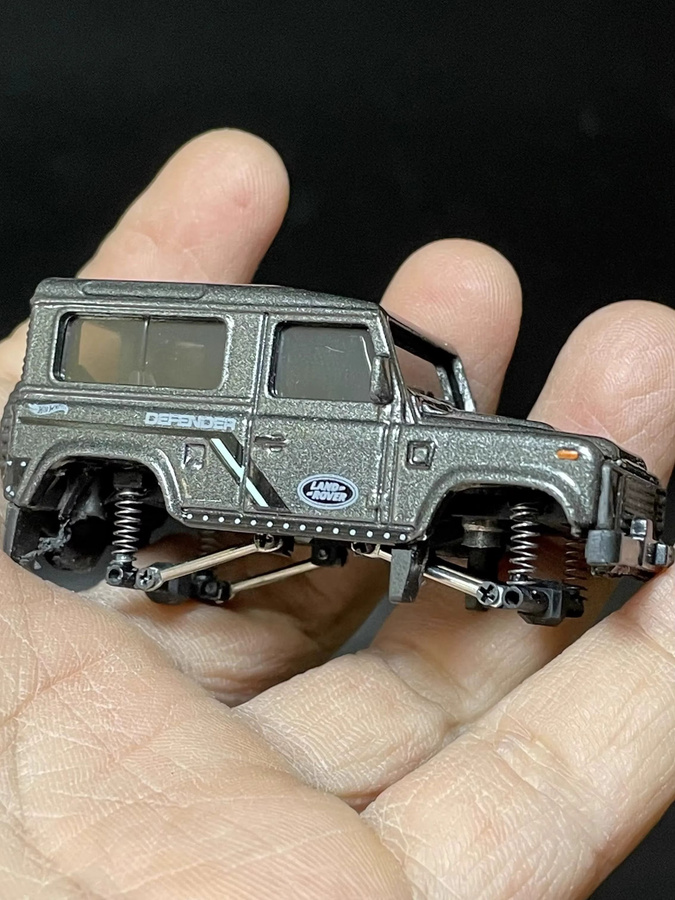 Refit Modifiziertes Stoßdämpferrahmen-Chassis für Geländefahrzeuge, 1:64 - Bild 2