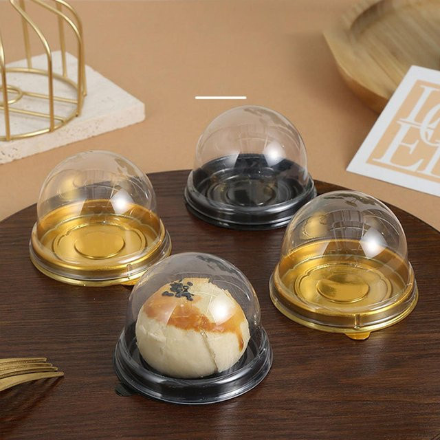 50 Stück Transparente Cupcake-Boxen aus Kunststoff mit Gold-Akzenten als Mini-Muffin-Kuppelbehälter für Hochzeiten, Geburtstage und Desserts - Bild 1