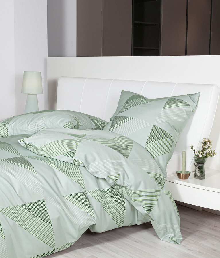 Janine J.D. Mako-Satin Bettwäsche mit Duvetbezug und Kissenbezug, Rauten Dreieck Design, Grün Weiß, B/H: 200 x 200 cm, Kissen: 80 x 80 cm - Bild 1